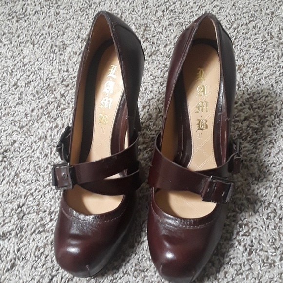 LA.M.B. Finsbury Mary Jane Platform Pumps - Picture 2 of 8